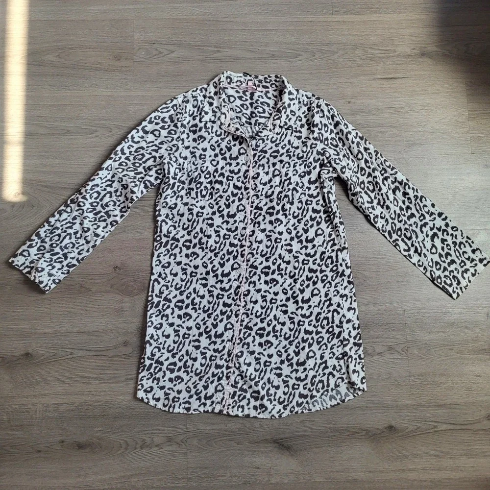 Victoria's‎ Secret Leopard Print Flannel Sleep Shirt Button Down Cozy size Small